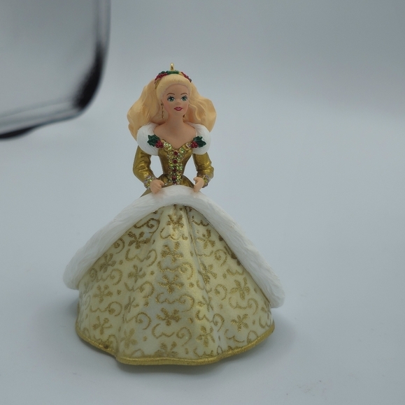 Vintage 1994 Hallmark Keepsake Holiday Barbie Christmas Ornament - Picture 4 of 6